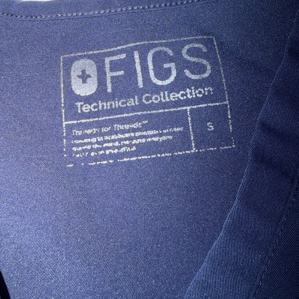 Figs Deep Blue Technical Collection Top - Picture 2 of 2